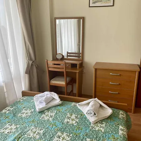 Peaceful, Floor, 2 Bedroom *