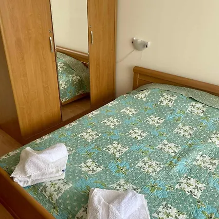 Peaceful, Floor, 2 Bedroom アパート *