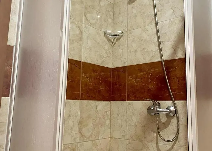 Peaceful, Floor, 2 Bedroom *